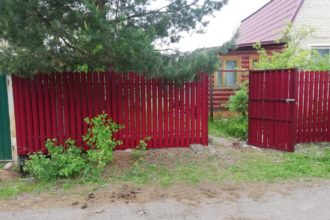 Заборы из евроштакетника